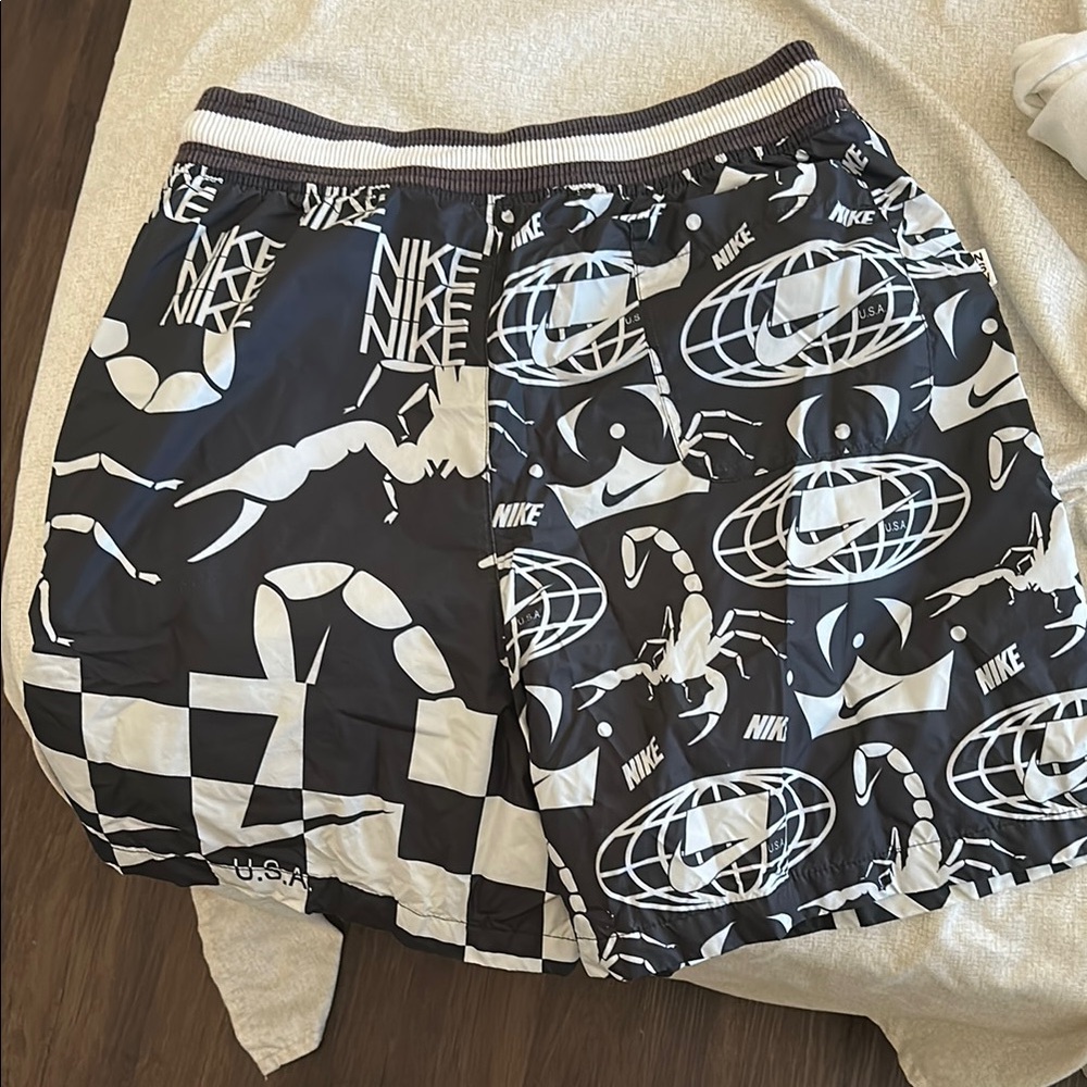 Nike Black and White Men's Shorts